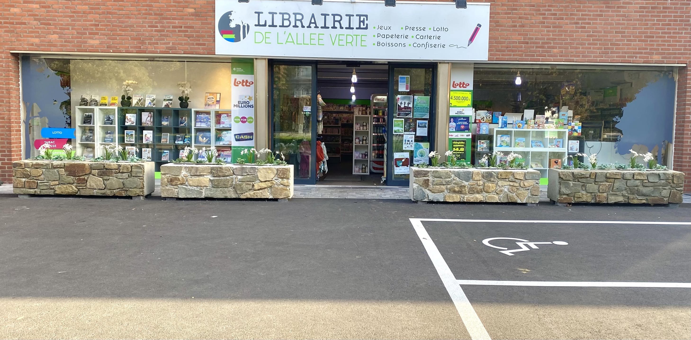 <h2><span style="font-family: Montserrat; font-size: 24px; color: rgb(69, 69, 69);"><strong>Bienvenue sur le nouveau site de la Librairie de l'Allée Verte</strong></span></h2>